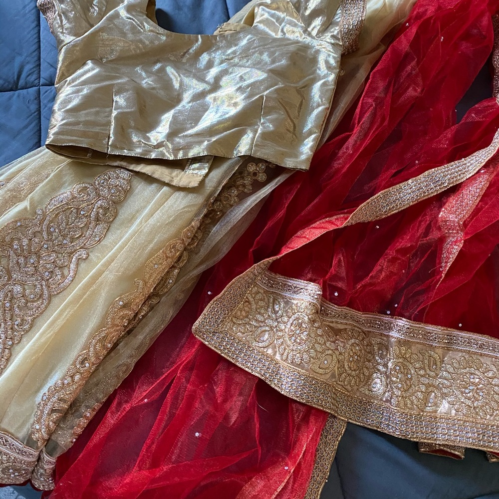 ✨ beautiful gold and red lengha ✨